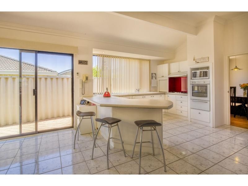 4 Aral Court, Iluka WA 6028