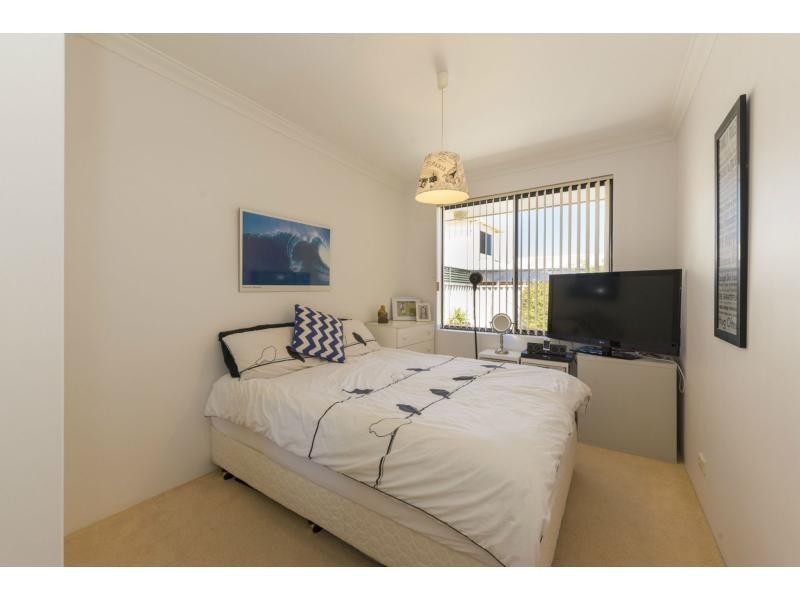 4 Aral Court, Iluka WA 6028