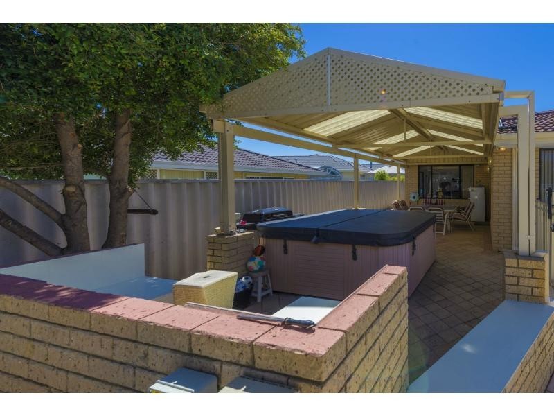 4 Aral Court, Iluka WA 6028