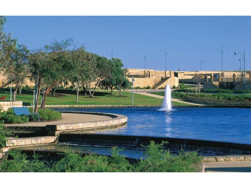 4 Aral Court, Iluka WA 6028