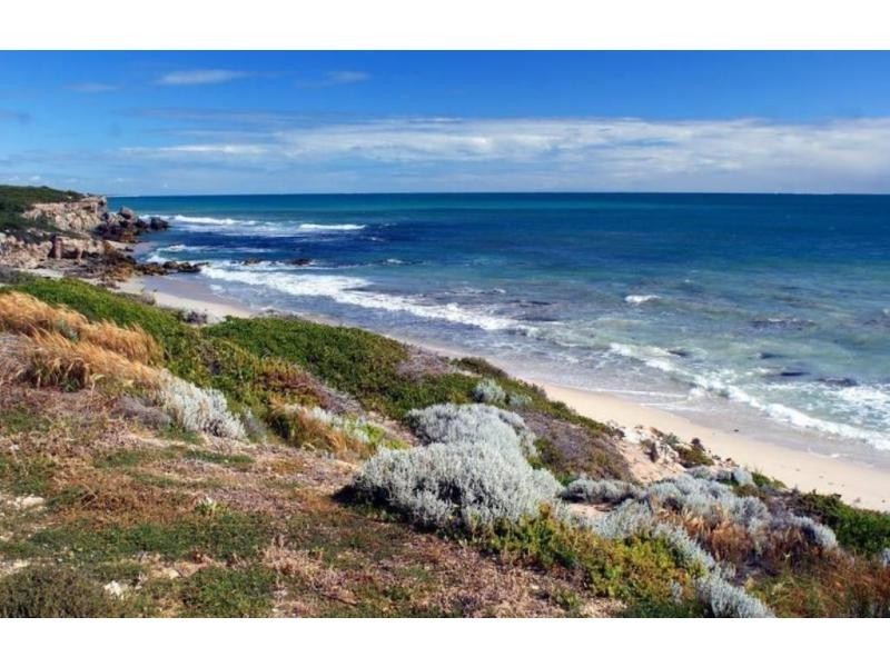 4 Aral Court, Iluka WA 6028