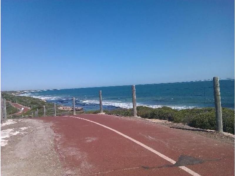 4 Aral Court, Iluka WA 6028