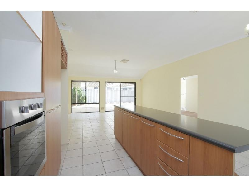 21 Dayana Court, Redcliffe WA 6104