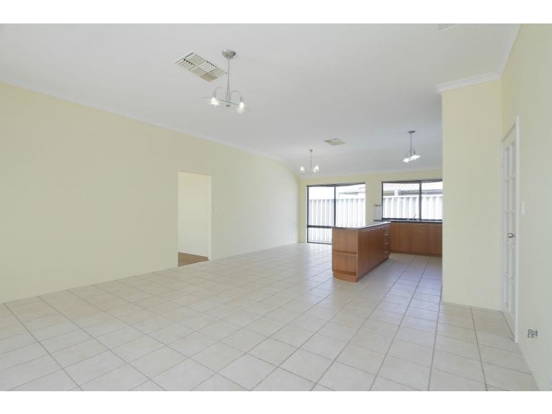 21 Dayana Court, Redcliffe WA 6104