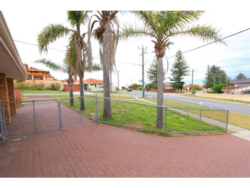 65 Flora Terrace, Watermans Bay WA 6020