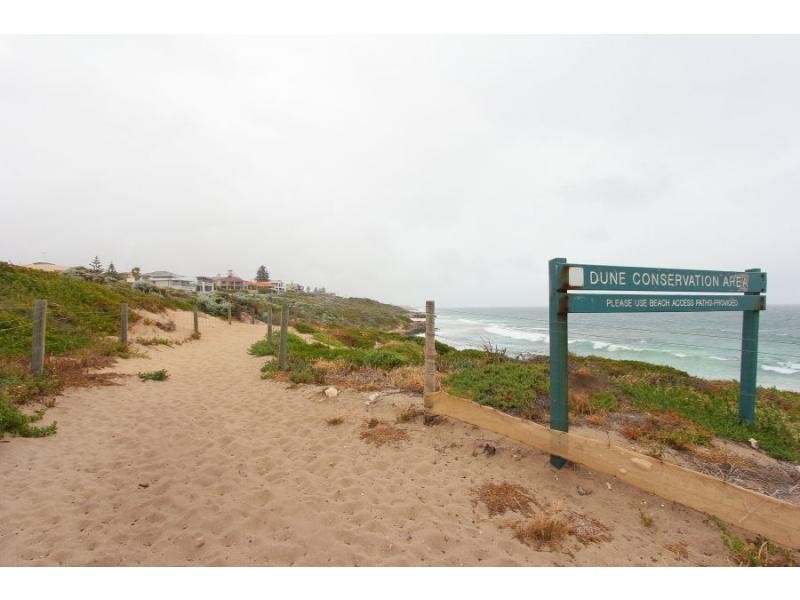 65 Flora Terrace, Watermans Bay WA 6020