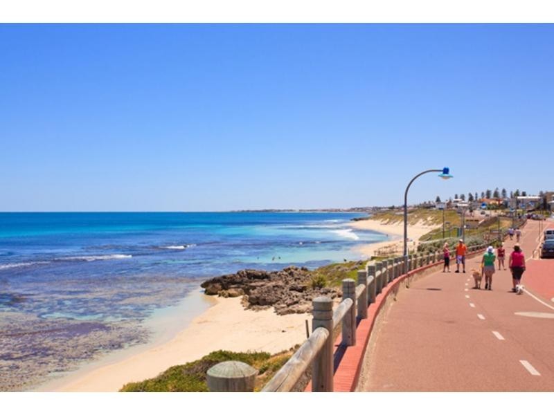 65 Flora Terrace, Watermans Bay WA 6020