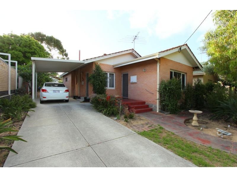 82 Arnott Street, Trigg WA 6029