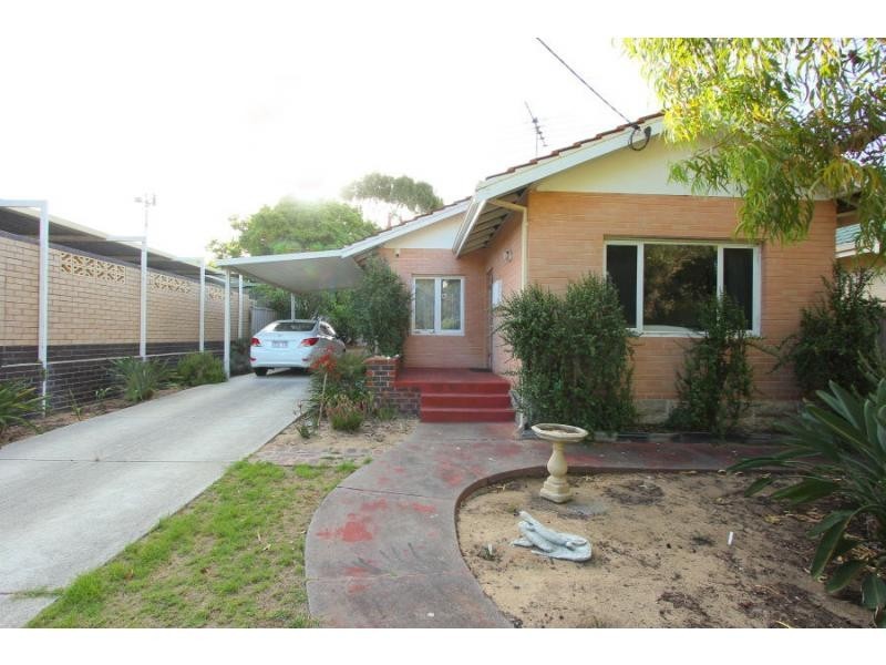 82 Arnott Street, Trigg WA 6029