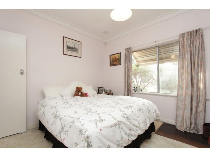 82 Arnott Street, Trigg WA 6029