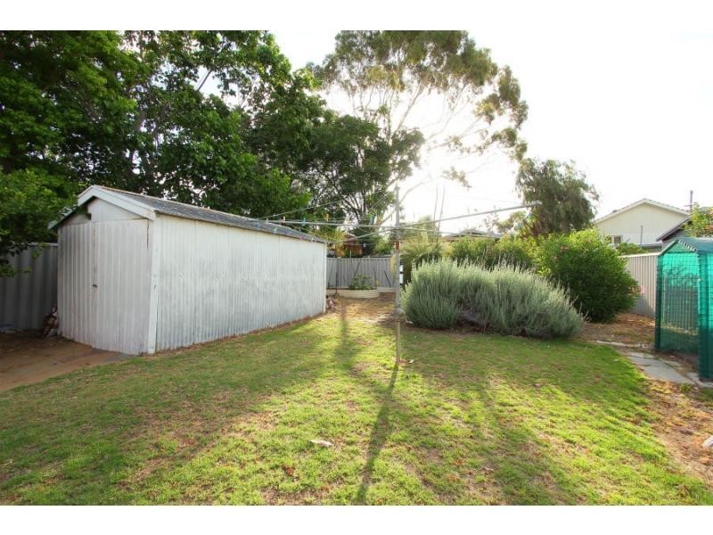 82 Arnott Street, Trigg WA 6029