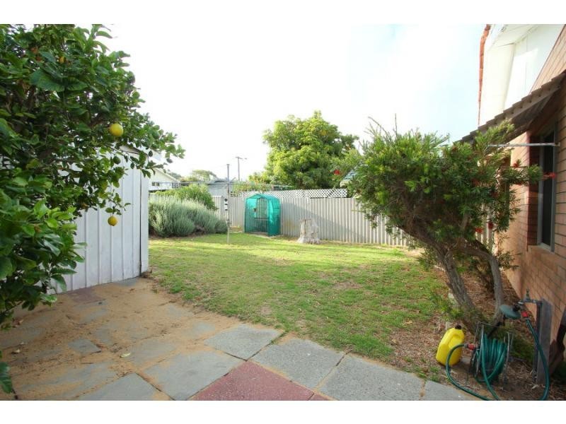 82 Arnott Street, Trigg WA 6029