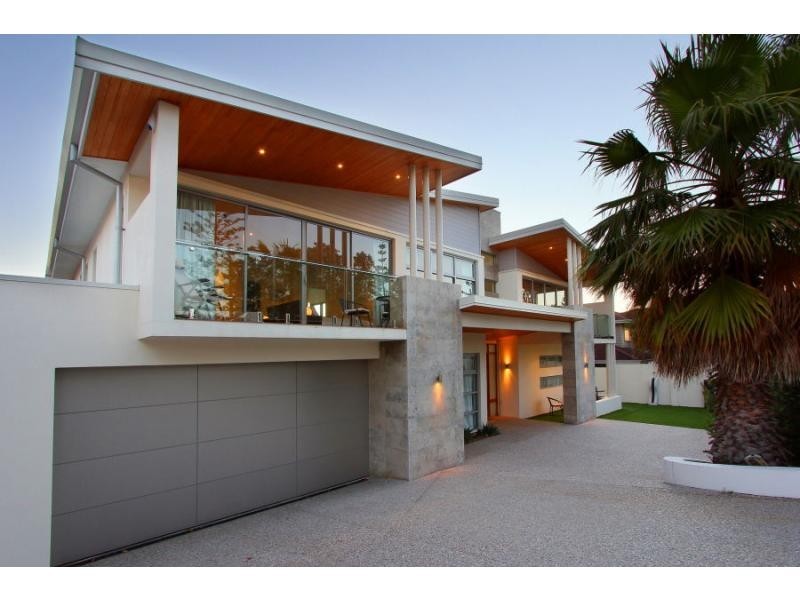 23 Karrinyup Road, Trigg WA 6029