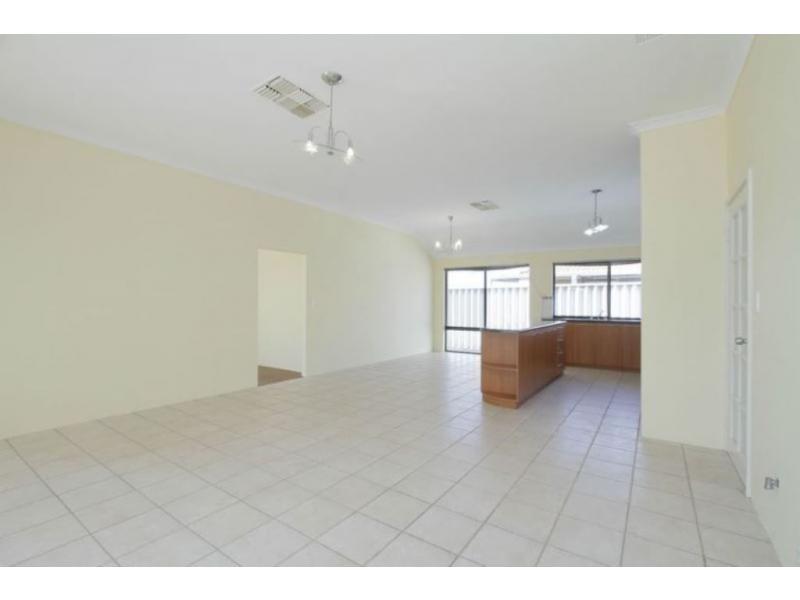 21 Dayana Court, Redcliffe WA 6104