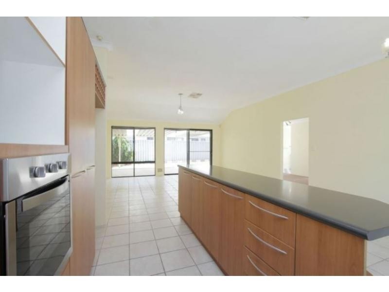 21 Dayana Court, Redcliffe WA 6104