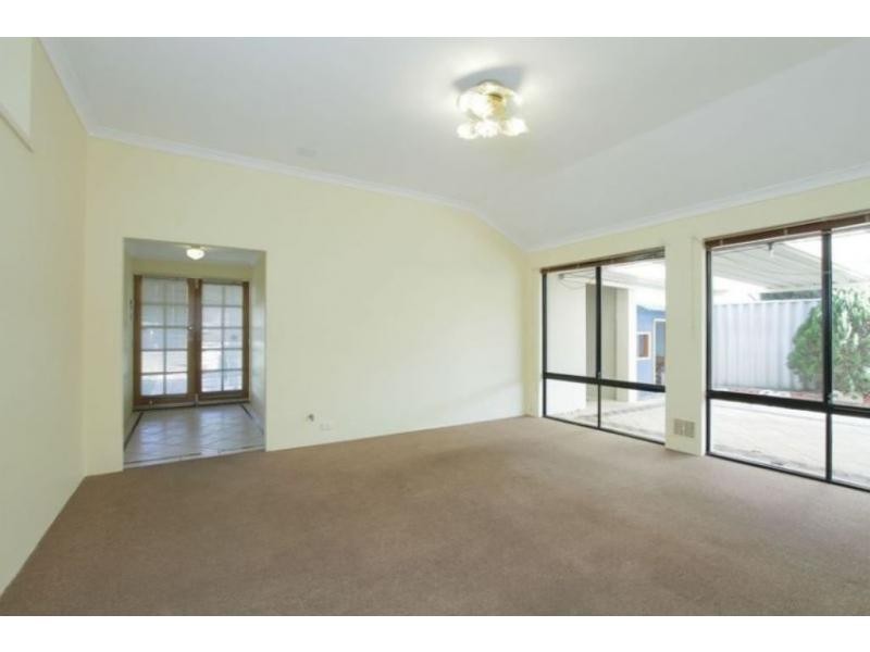 21 Dayana Court, Redcliffe WA 6104