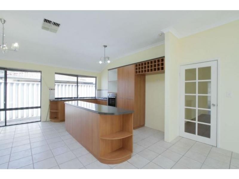 21 Dayana Court, Redcliffe WA 6104