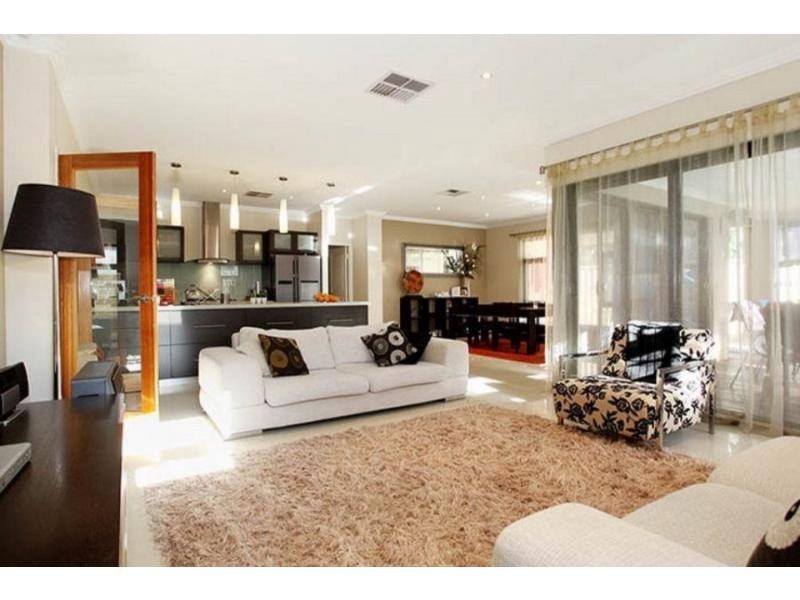 302 Epsom Avenue, Cloverdale WA 6105