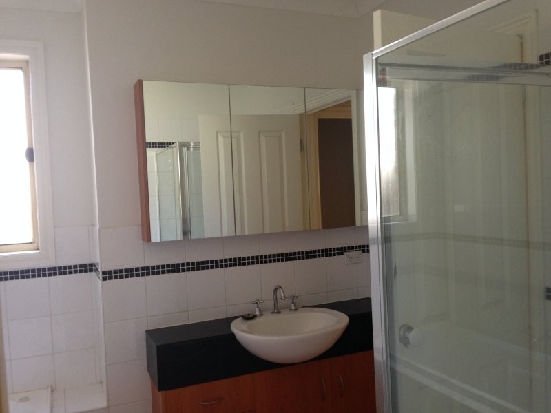 19 Davis Avenue, Avondale Heights VIC 3034