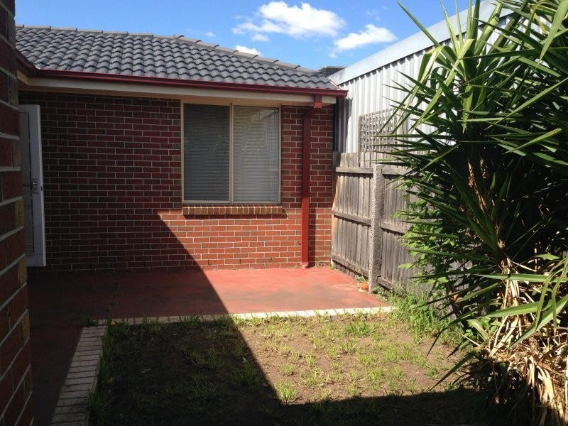 19 Davis Avenue, Avondale Heights VIC 3034
