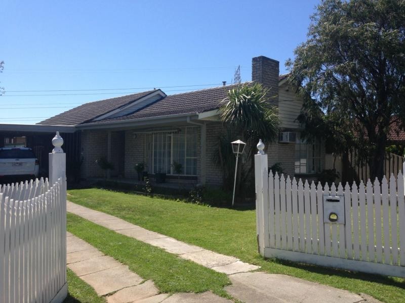 8 Groves Street, Keilor East VIC 3033