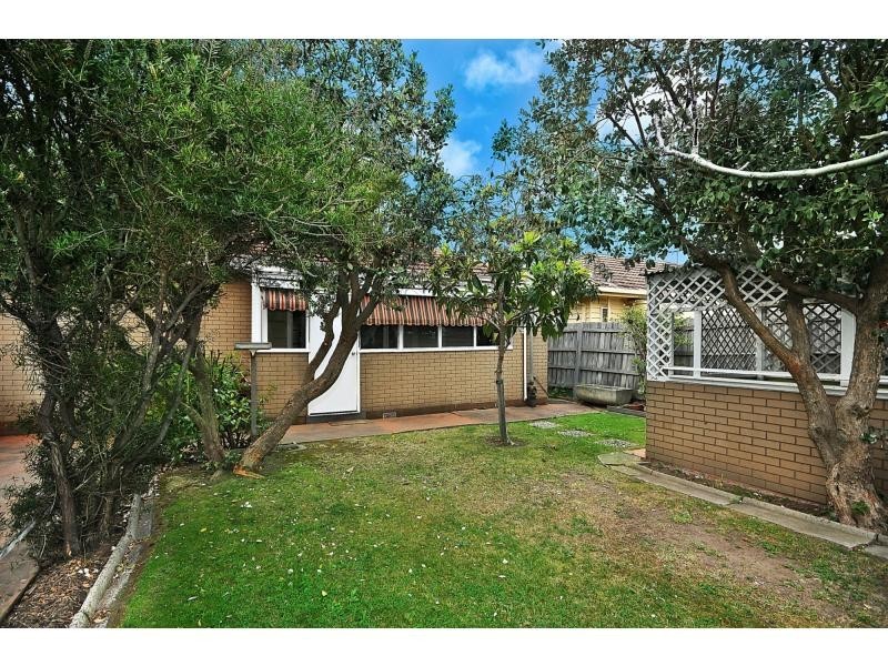21 Raglan Street, Avondale Heights VIC 3034