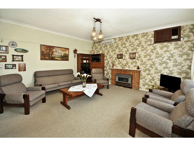 21 Raglan Street, Avondale Heights VIC 3034