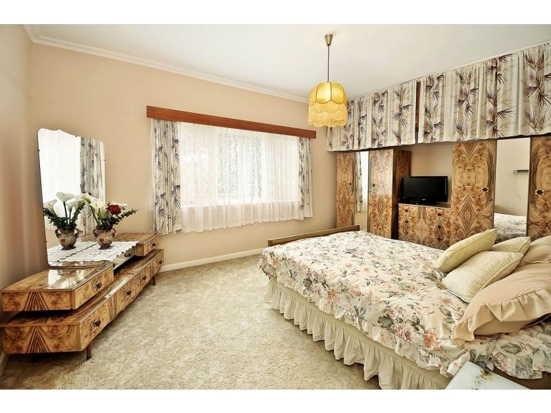 21 Raglan Street, Avondale Heights VIC 3034