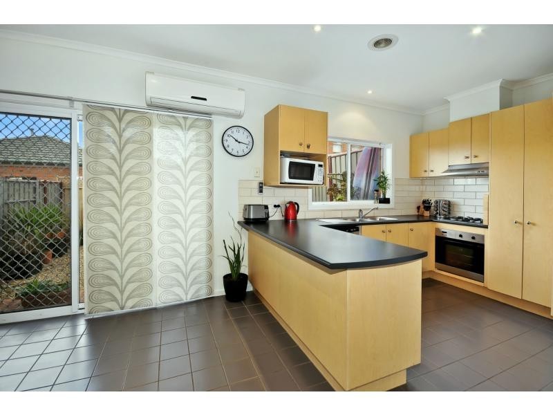 5 Seggan Circle, Gowanbrae VIC 3043