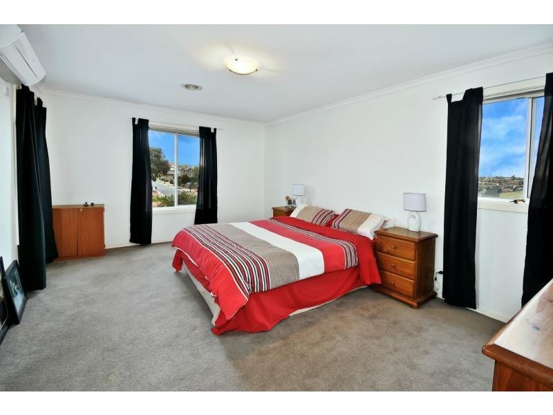 5 Seggan Circle, Gowanbrae VIC 3043