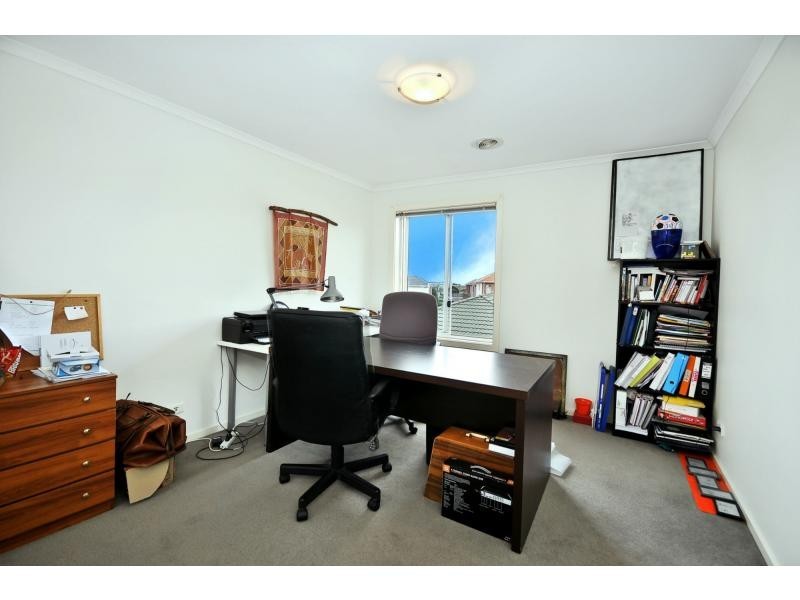 5 Seggan Circle, Gowanbrae VIC 3043