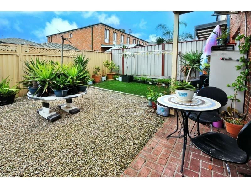 5 Seggan Circle, Gowanbrae VIC 3043