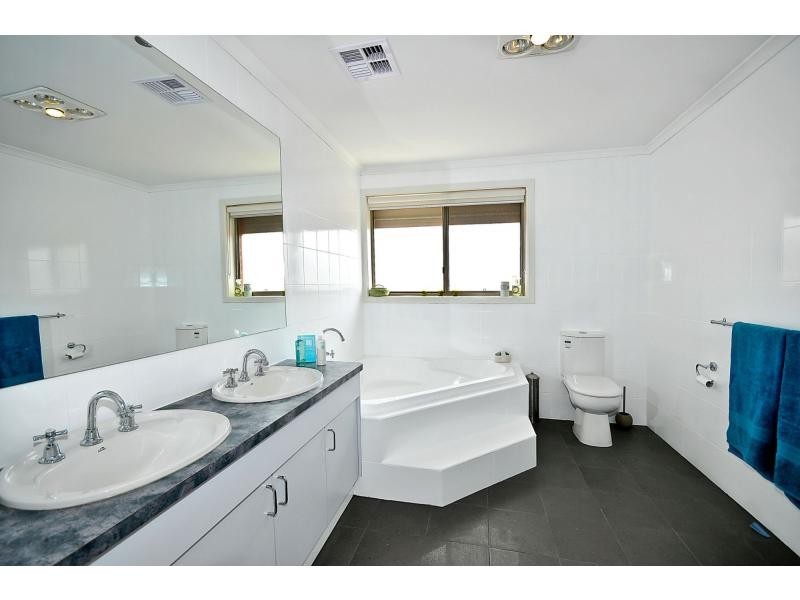 7 Attley Court, Keilor Downs VIC 3038