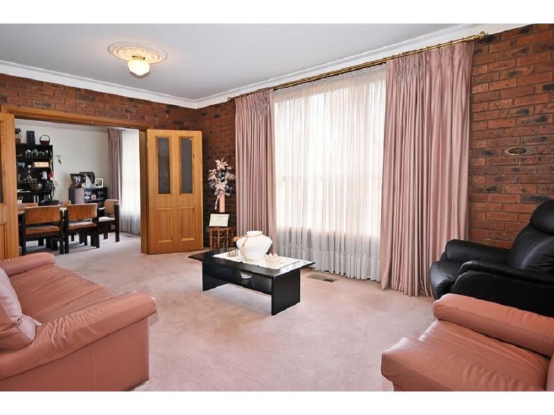 2 Medway Road, Keilor East VIC 3033