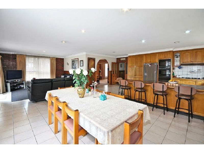 2 Medway Road, Keilor East VIC 3033