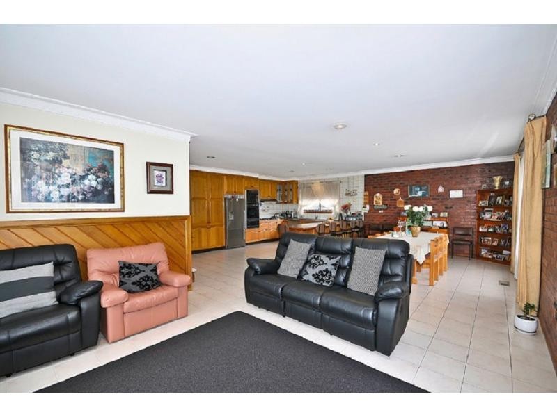 2 Medway Road, Keilor East VIC 3033