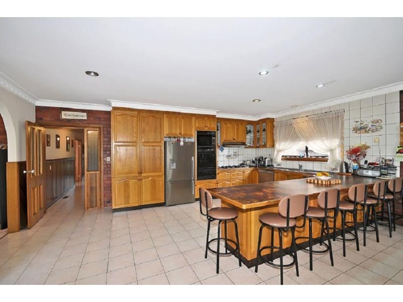 2 Medway Road, Keilor East VIC 3033