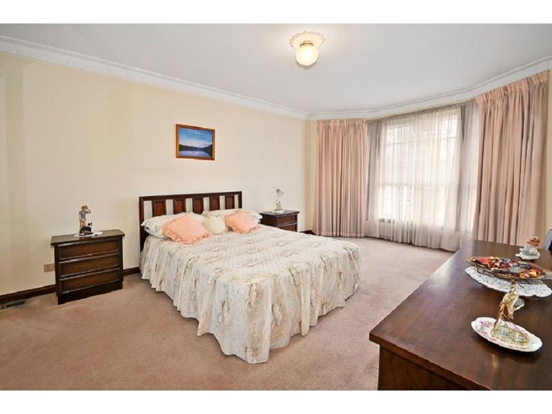 2 Medway Road, Keilor East VIC 3033