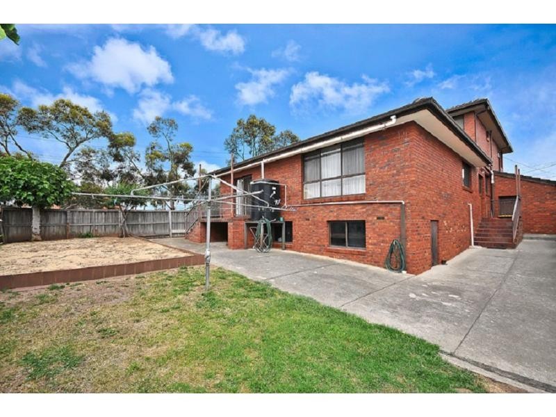 2 Medway Road, Keilor East VIC 3033