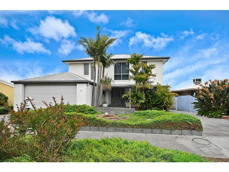 25 Laura Grove, Avondale Heights VIC 3034