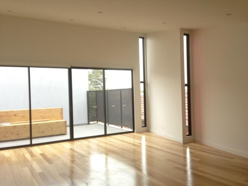 2/87 Canning Street, Avondale Heights VIC 3034