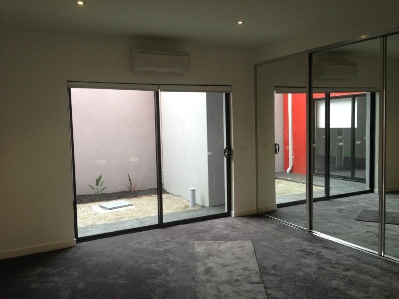 2/87 Canning Street, Avondale Heights VIC 3034