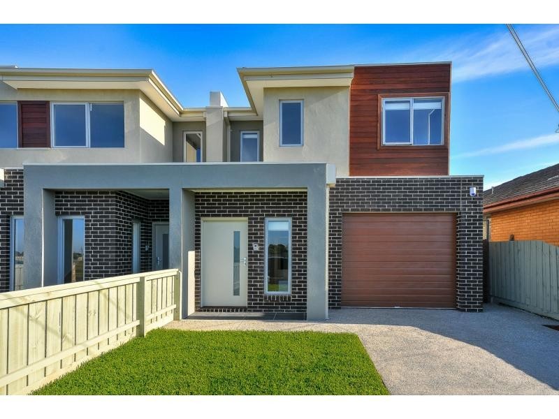 14 Westminster Drive, Avondale Heights VIC 3034