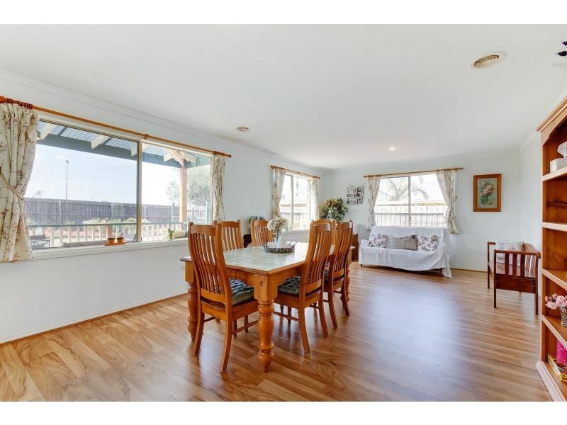 11 Englewood Court, Hillside VIC 3037