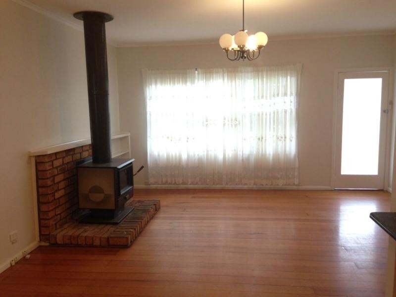 10 Huddersfield Road, Deer Park VIC 3023