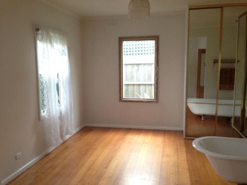 10 Huddersfield Road, Deer Park VIC 3023