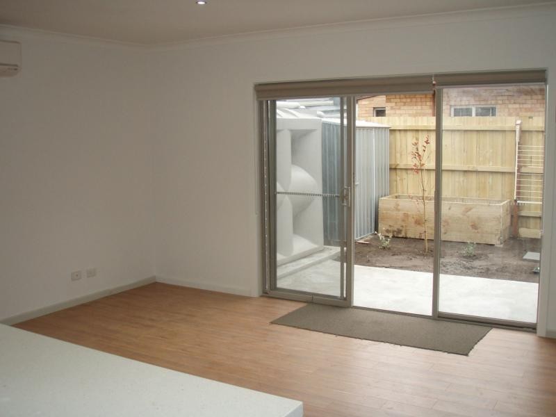 1/58 McIntosh Street, Airport West VIC 3042