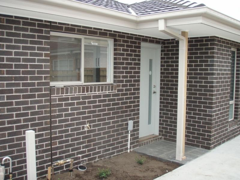 2/58 McIntosh Street, Airport West VIC 3042