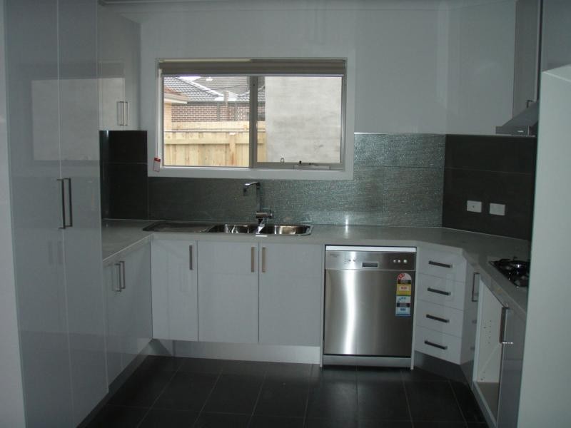 2/58 McIntosh Street, Airport West VIC 3042