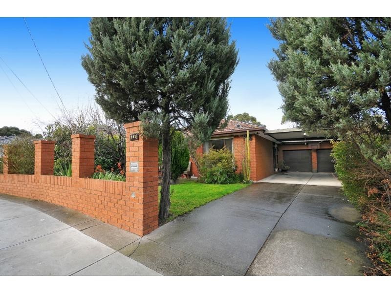 240 Sterling Drive, Keilor East VIC 3033